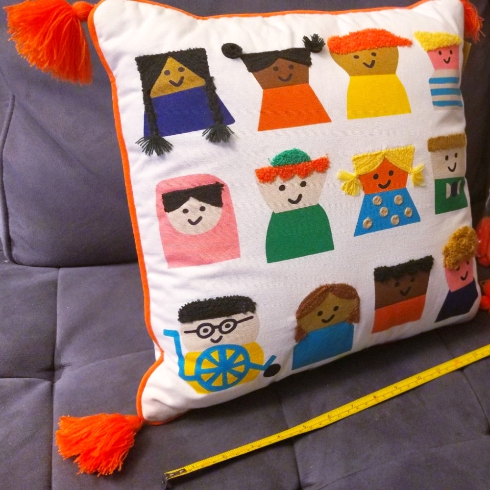 ** KIDS DECORATIVE PILLOW **